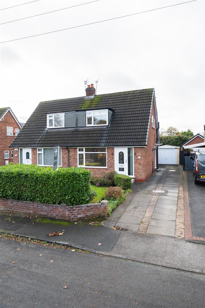 2 bedroom  House for Sale in Winsford